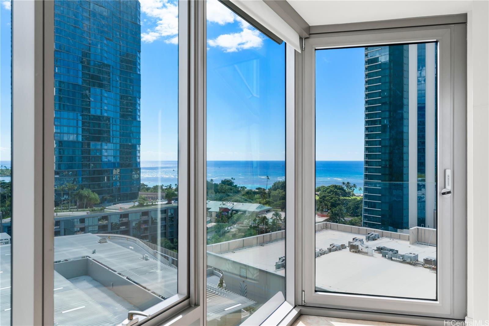 1001 Queen Street Honolulu - Rental - photo 14 of 24