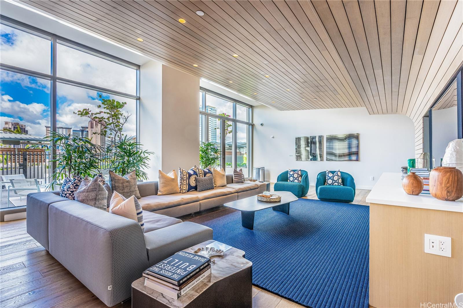 1001 Queen Street Honolulu - Rental - photo 21 of 24