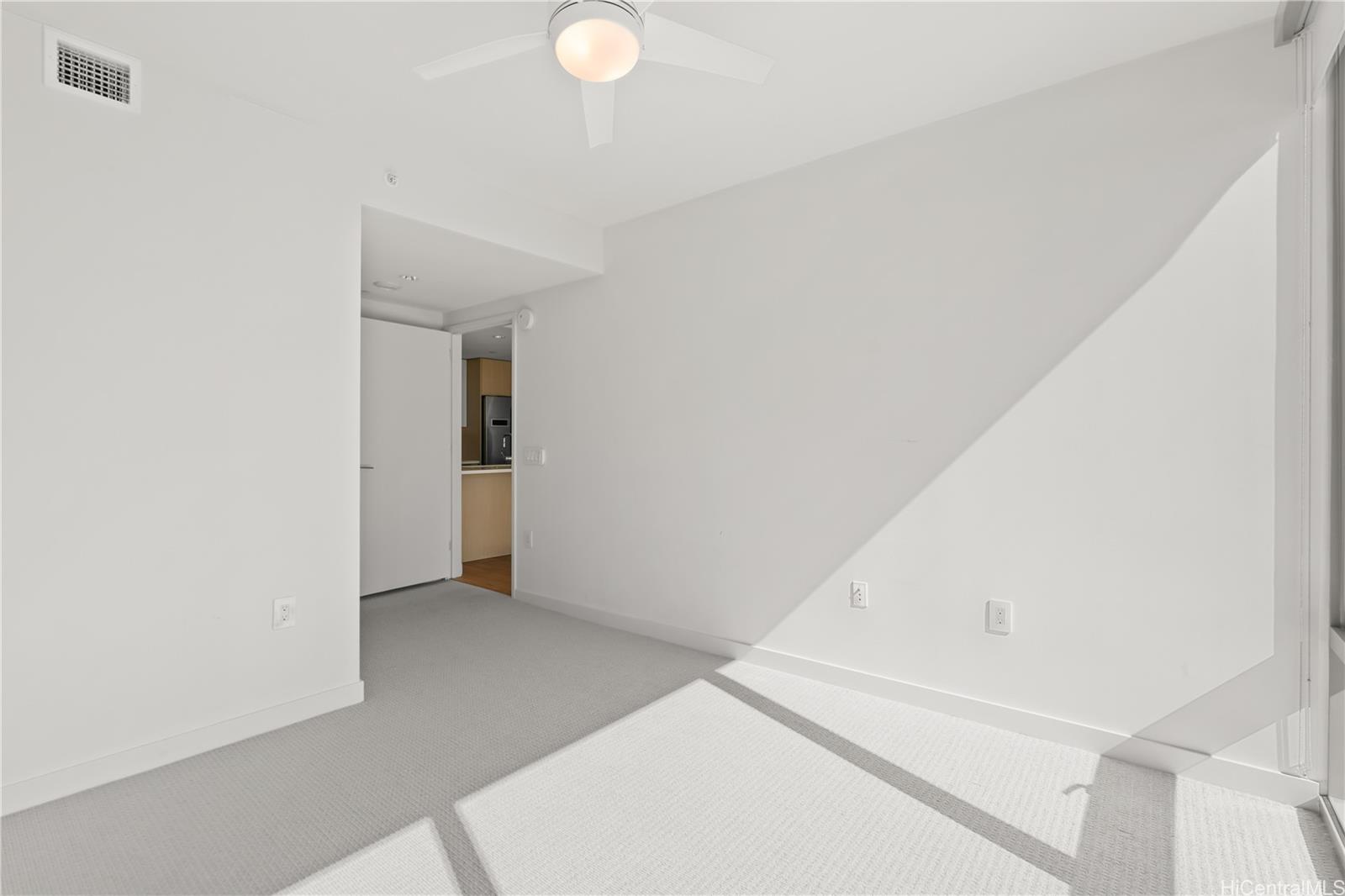 1001 Queen Street Honolulu - Rental - photo 5 of 24