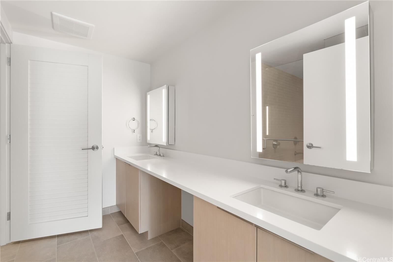 1001 Queen Street Honolulu - Rental - photo 7 of 24