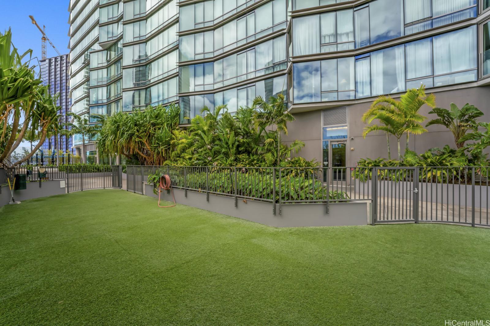 1001 Queen St Honolulu - Rental - photo 16 of 25