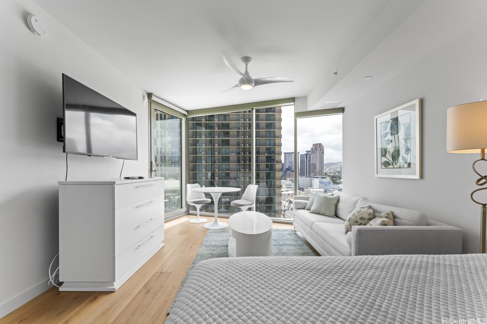 1001 Queen St Honolulu - Rental - photo 3 of 25