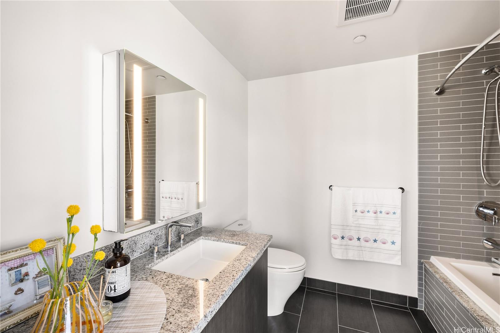 Ae'o condo # 1415, Honolulu, Hawaii - photo 6 of 25