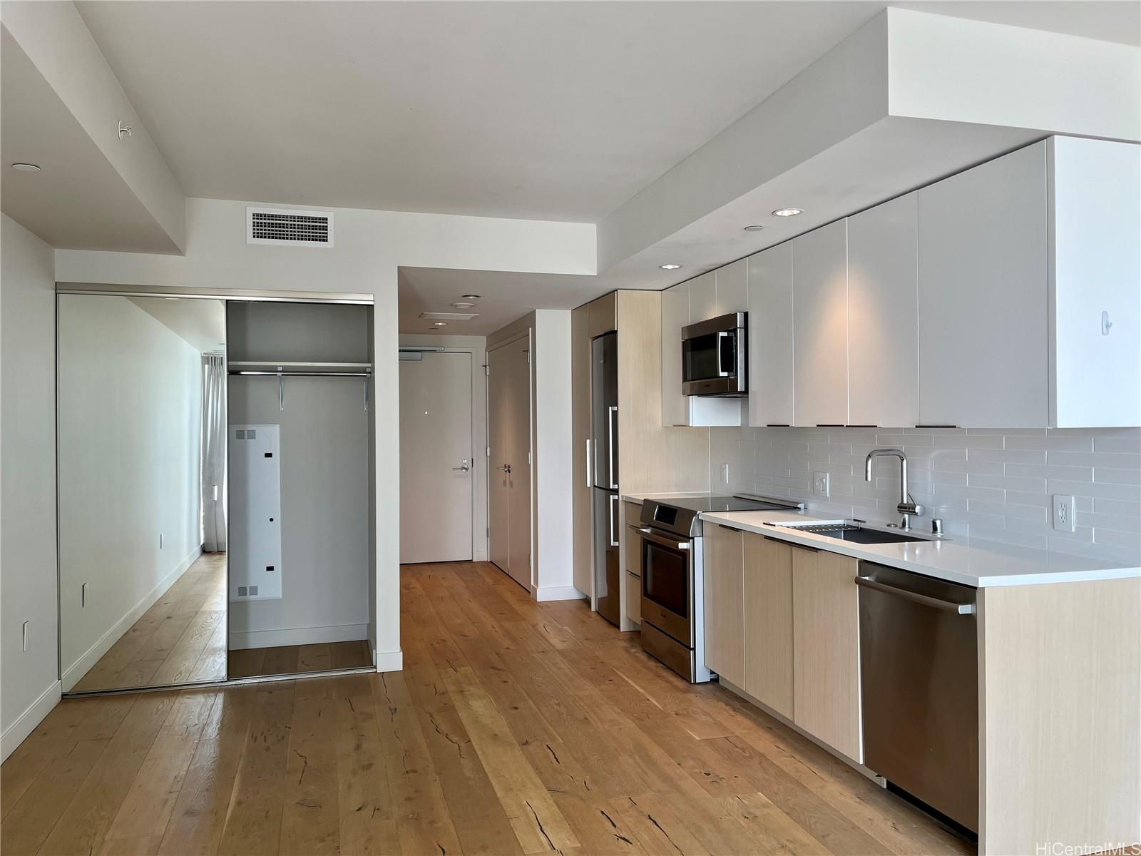 Ae'o condo # 1511, Honolulu, Hawaii - photo 2 of 9