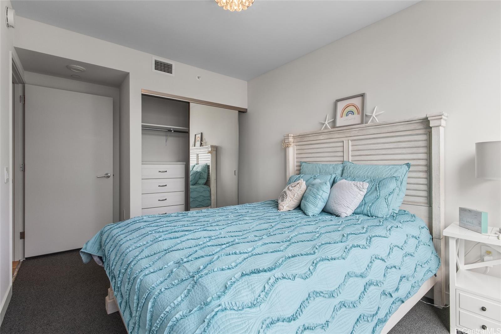 Ae'o condo # 1612, Honolulu, Hawaii - photo 11 of 25