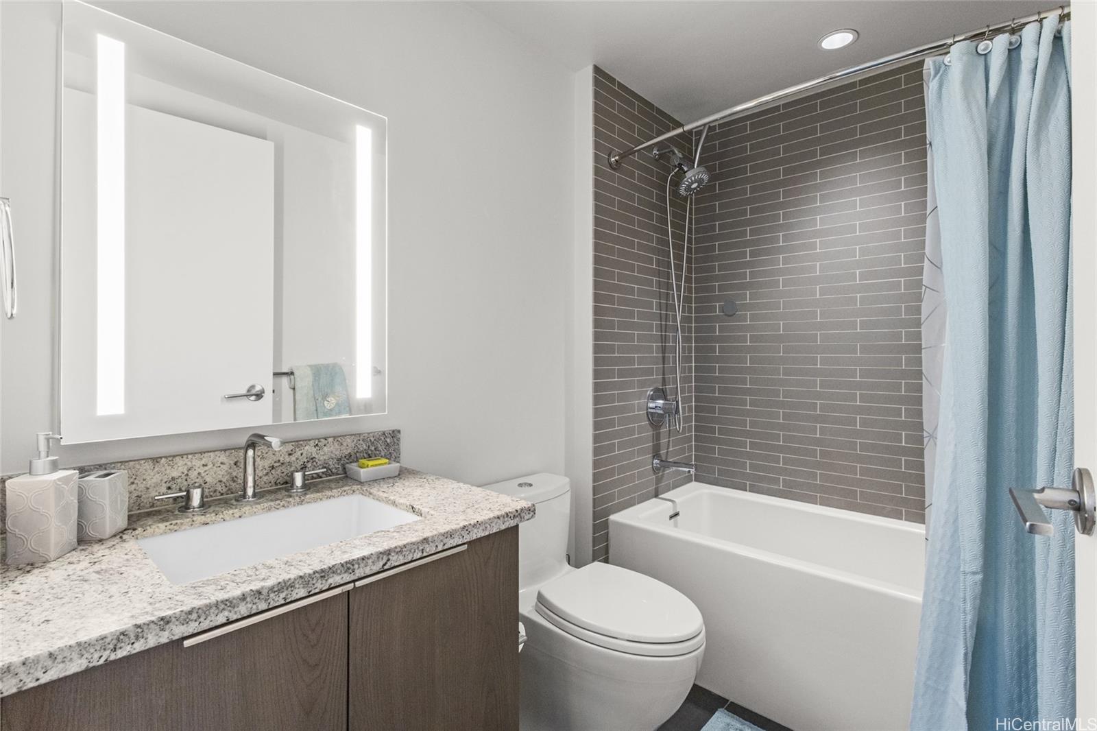 Ae'o condo # 1612, Honolulu, Hawaii - photo 12 of 25