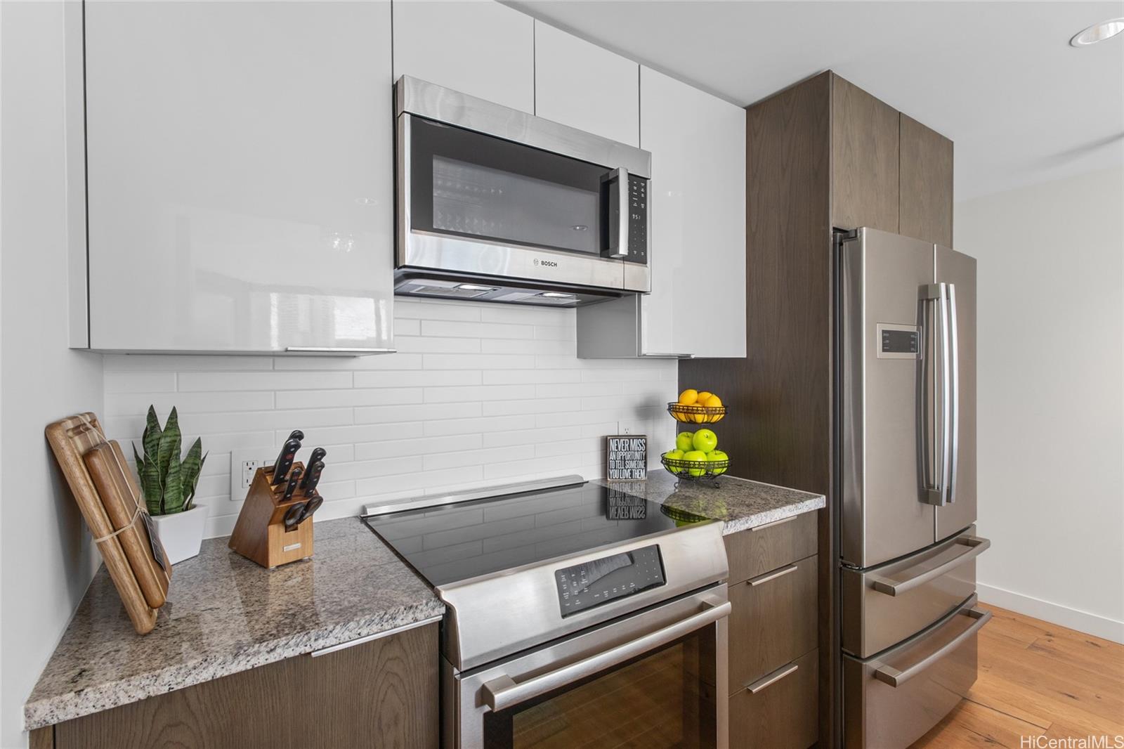 Ae'o condo # 1612, Honolulu, Hawaii - photo 13 of 25