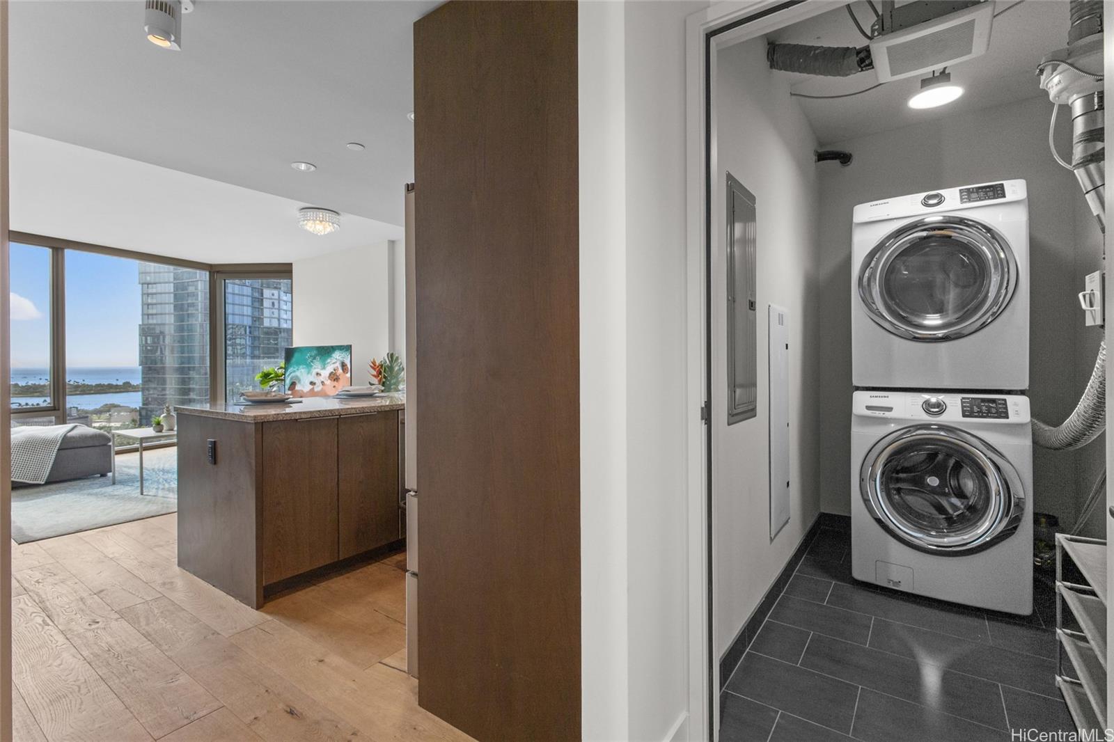 Ae'o condo # 1612, Honolulu, Hawaii - photo 15 of 25