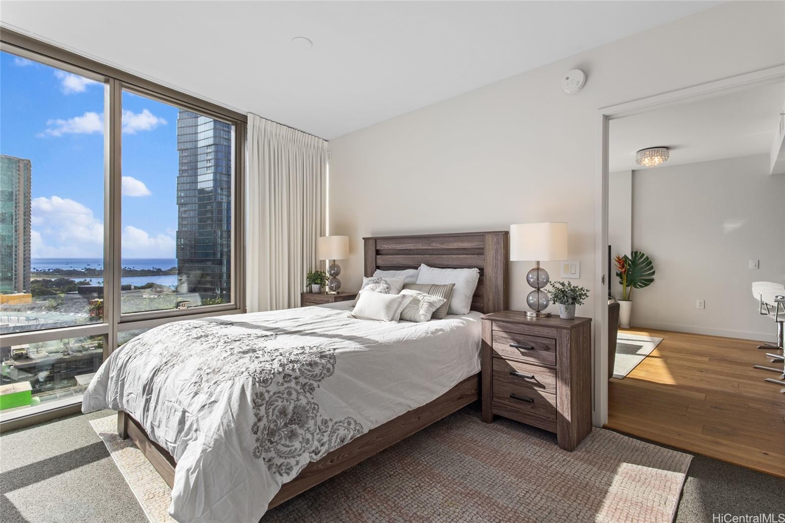 Ae'o condo # 1612, Honolulu, Hawaii - photo 5 of 25