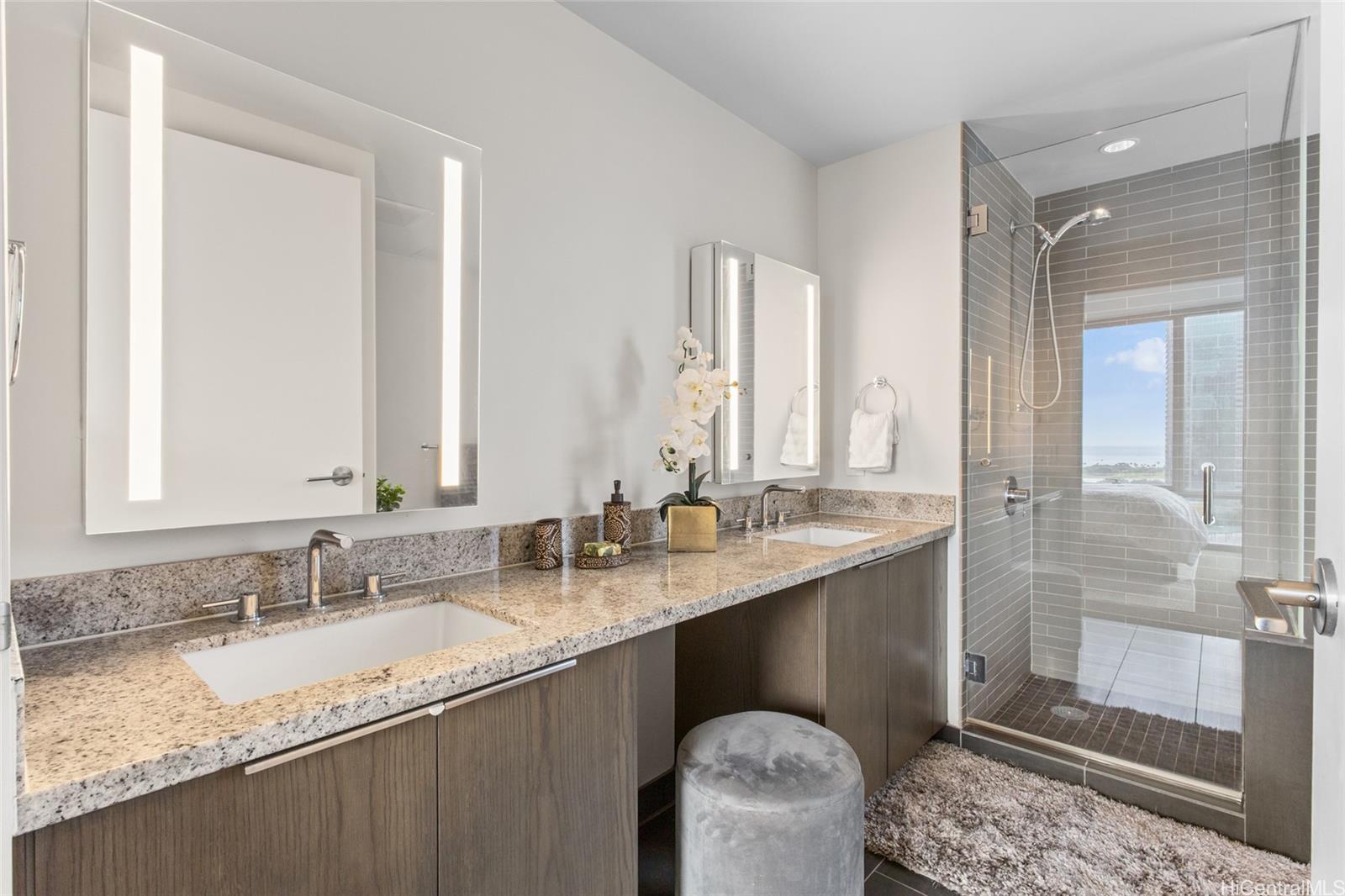 Ae'o condo # 1612, Honolulu, Hawaii - photo 8 of 25