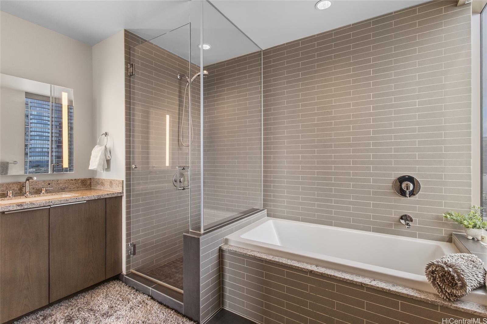 Ae'o condo # 1612, Honolulu, Hawaii - photo 9 of 25