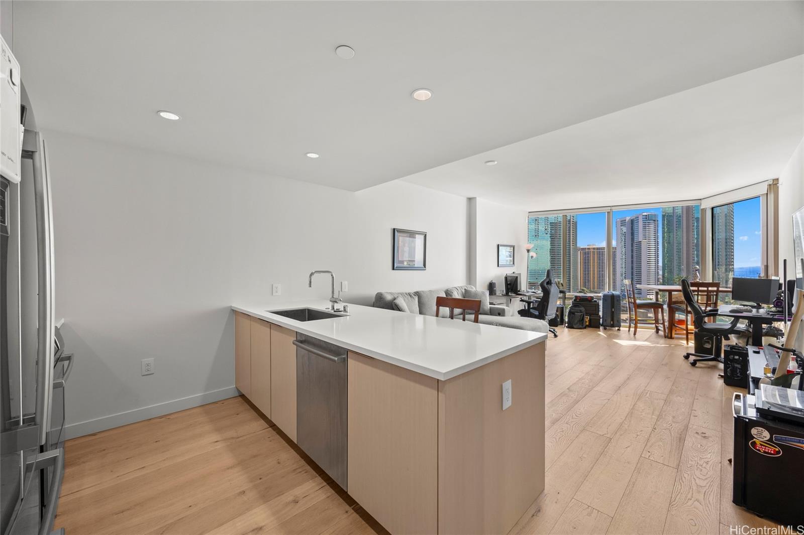 Ae'o condo # 1708, Honolulu, Hawaii - photo 5 of 19