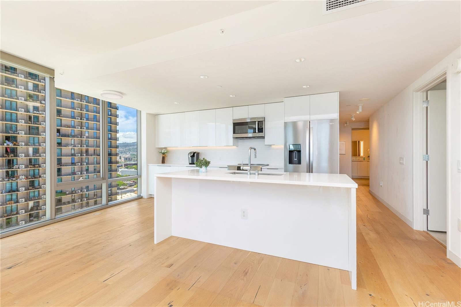 Ae'o condo # 1801, Honolulu, Hawaii - photo 4 of 25