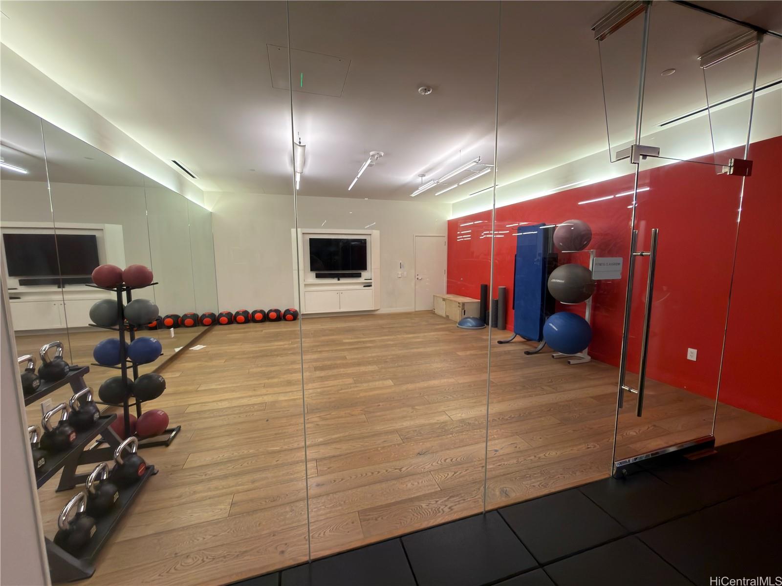 1001 Queen St Honolulu - Rental - photo 14 of 17