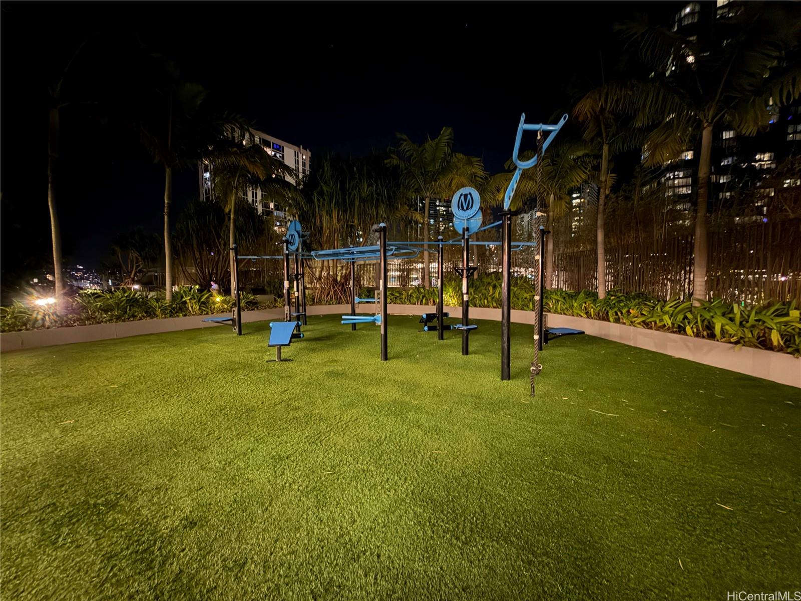 1001 Queen St Honolulu - Rental - photo 15 of 17