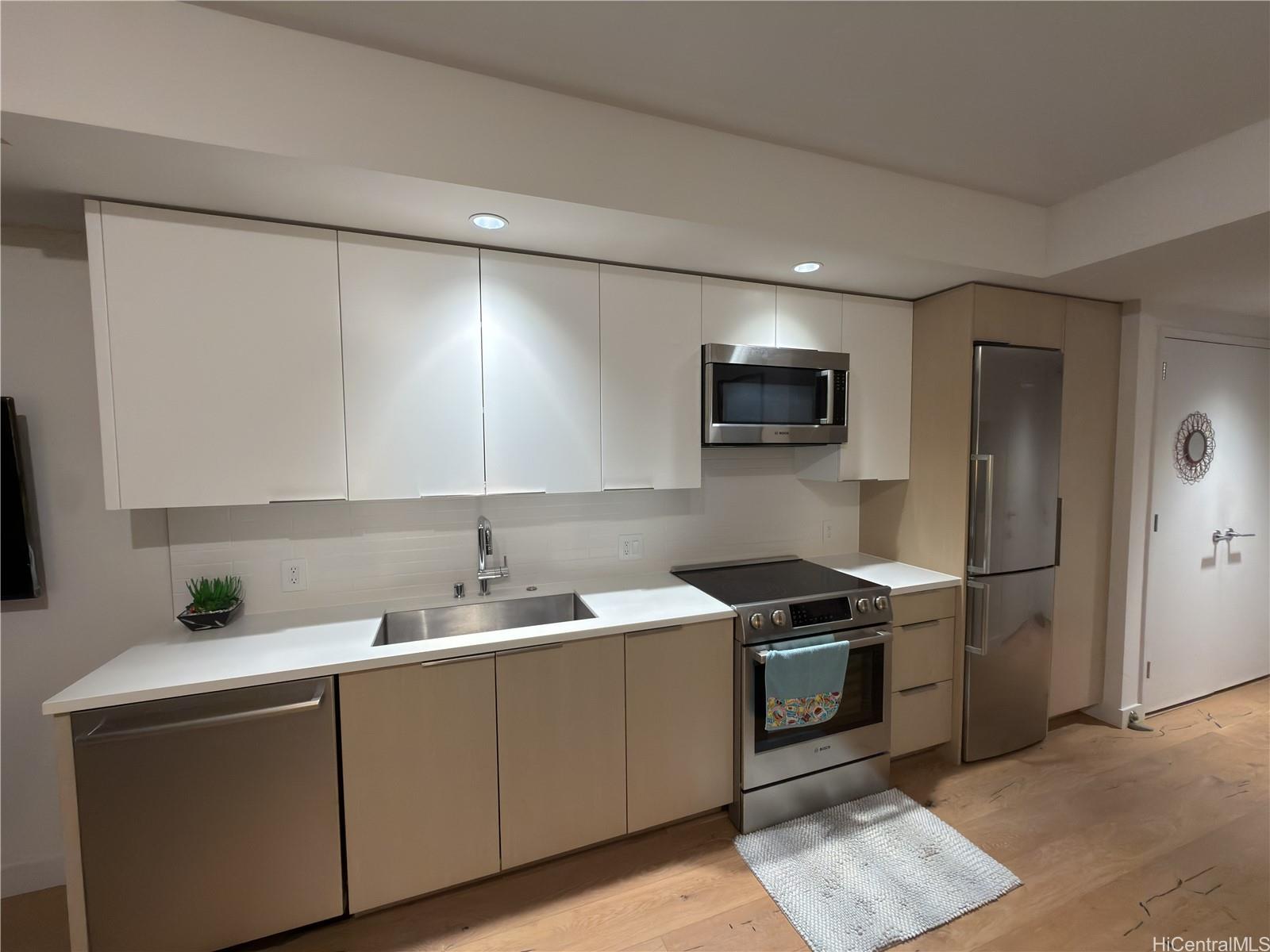 1001 Queen St Honolulu - Rental - photo 5 of 17