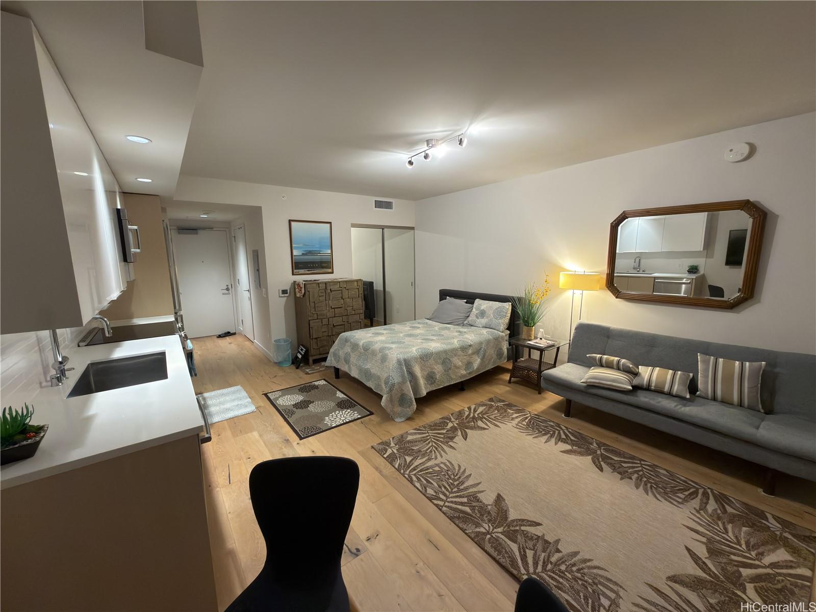 1001 Queen St Honolulu - Rental - photo 6 of 17