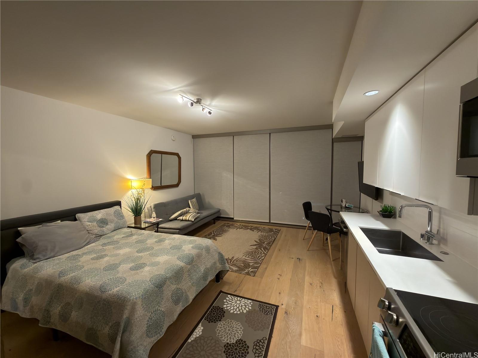 1001 Queen St Honolulu - Rental - photo 7 of 17