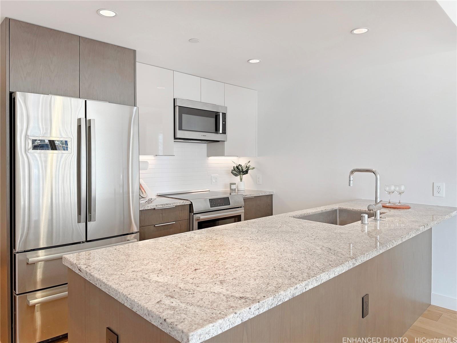 Ae'o condo # 2005, Honolulu, Hawaii - photo 4 of 15