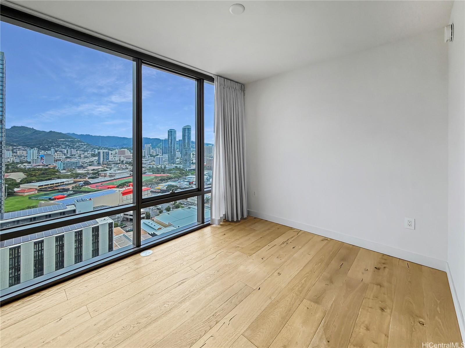 Ae'o condo # 2015, Honolulu, Hawaii - photo 5 of 13