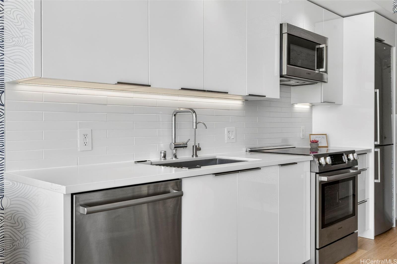 Ae'o condo # 2110, Honolulu, Hawaii - photo 12 of 25