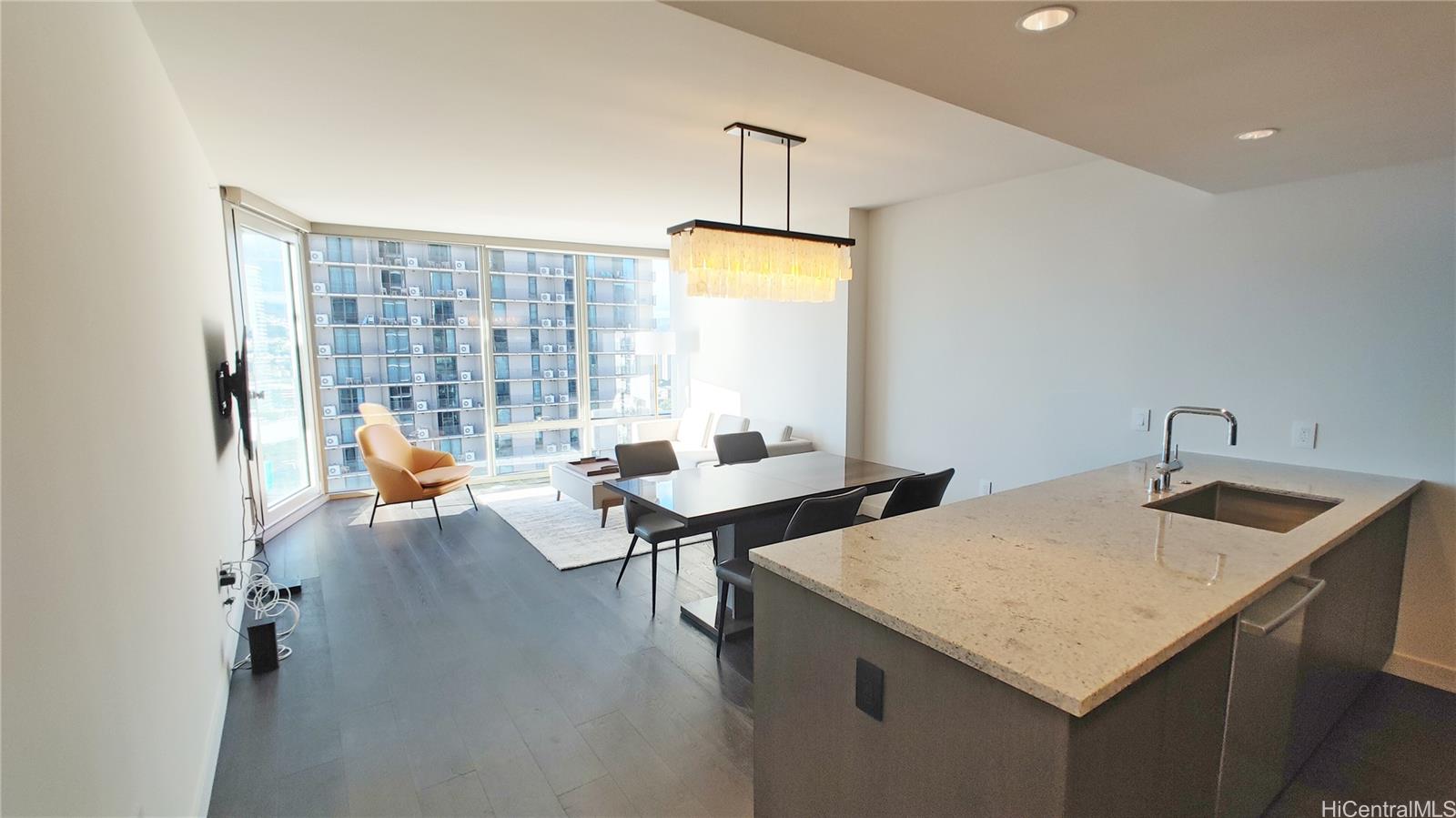 1001 Queen St Honolulu - Rental - photo 4 of 24