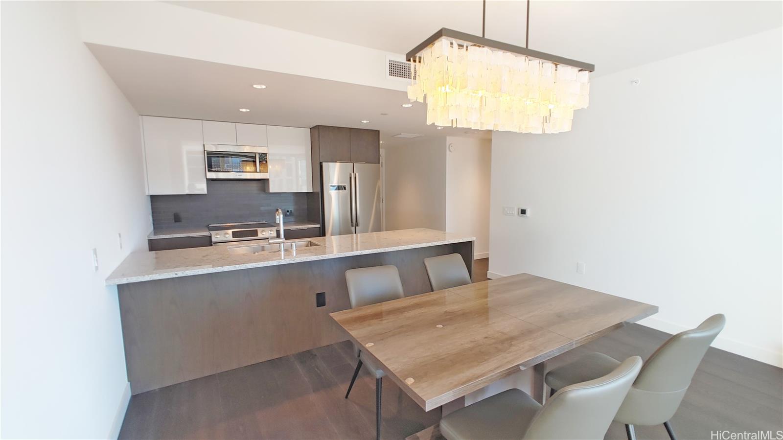 1001 Queen St Honolulu - Rental - photo 8 of 24