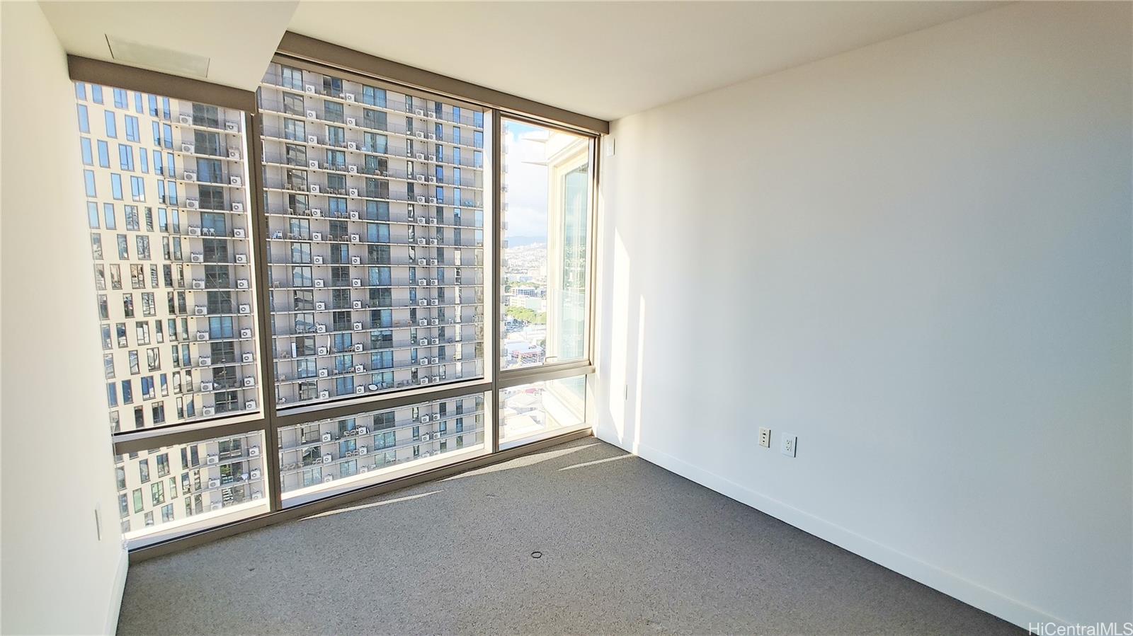 1001 Queen St Honolulu - Rental - photo 9 of 24