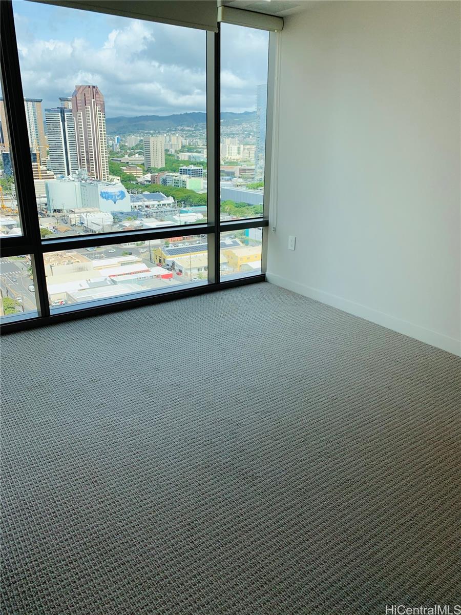 1001 Queen St Honolulu - Rental - photo 2 of 16