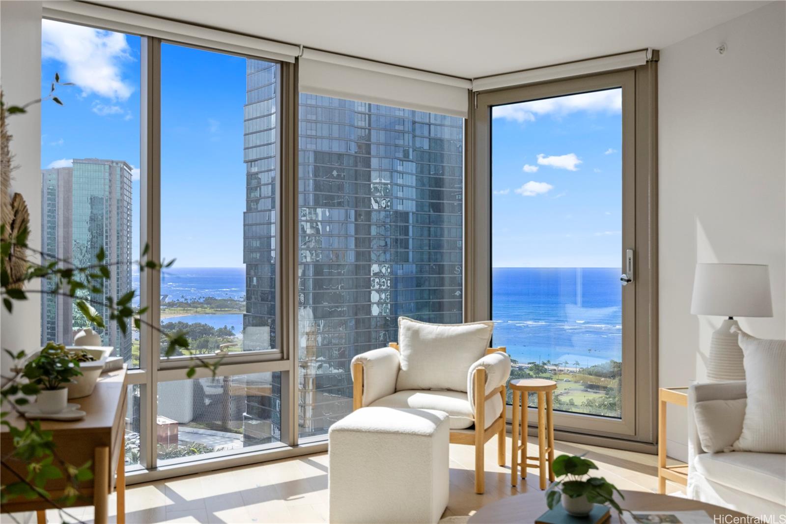 Ae'o condo # 2404, Honolulu, Hawaii - photo 2 of 17