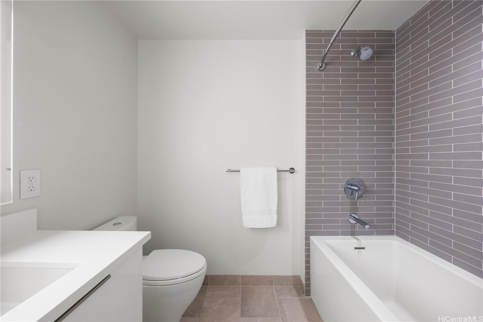 Ae'o condo # 2404, Honolulu, Hawaii - photo 9 of 17