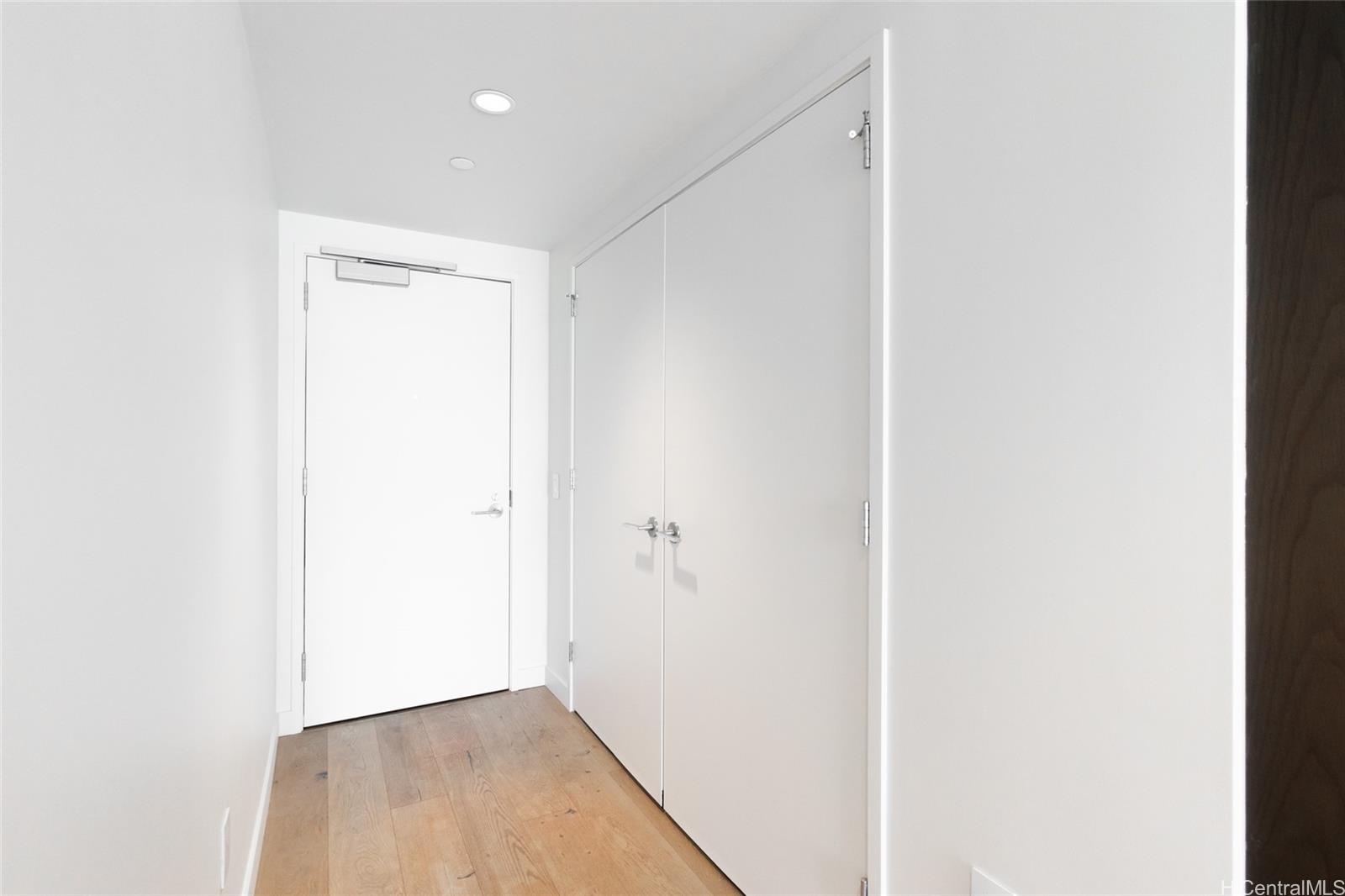 Ae'o condo # 2415, Honolulu, Hawaii - photo 14 of 25