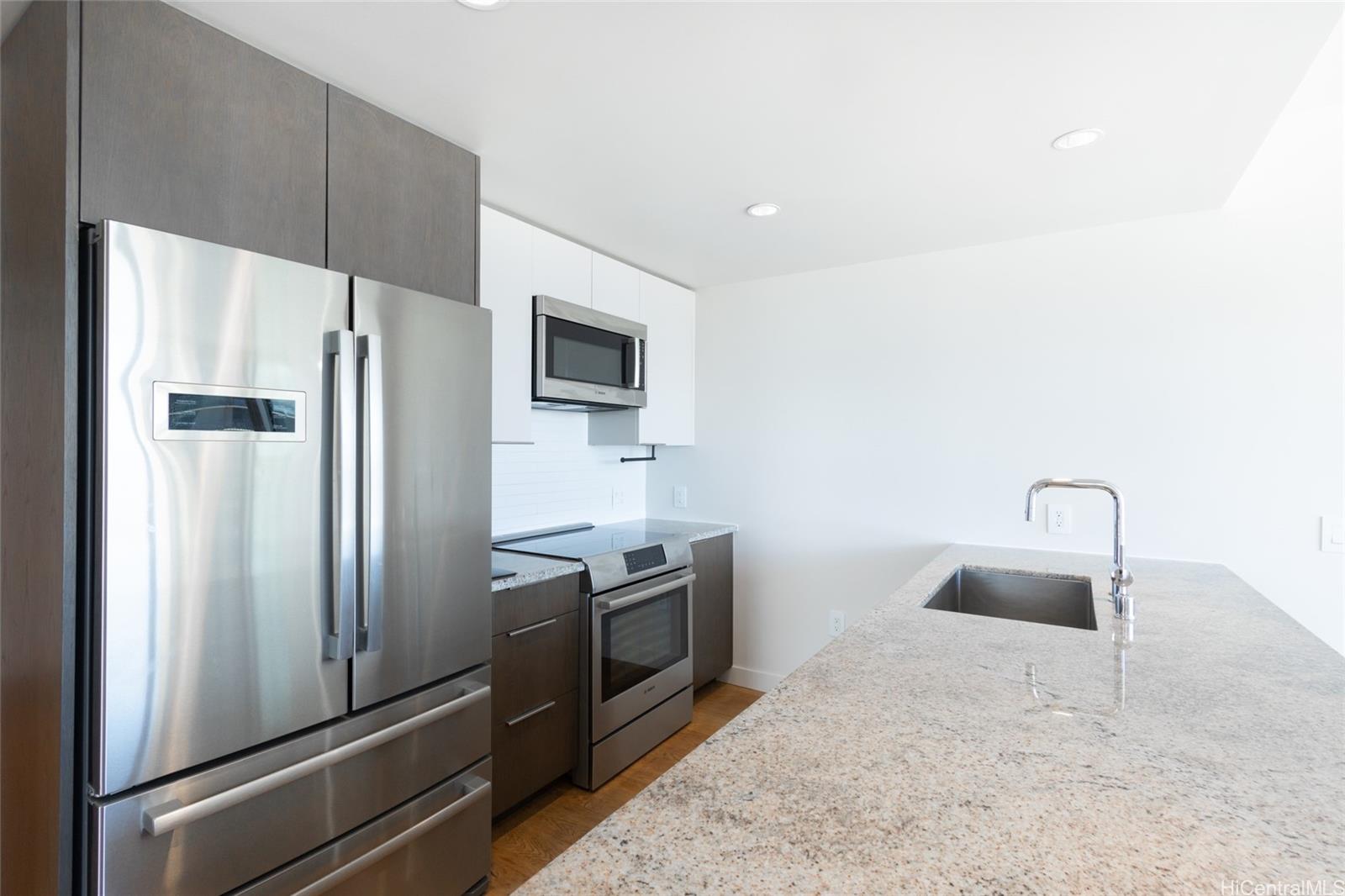 Ae'o condo # 2415, Honolulu, Hawaii - photo 4 of 25