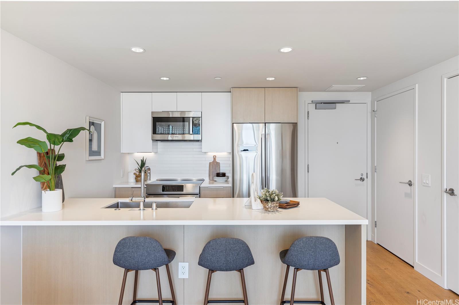 Ae'o condo # 2504, Honolulu, Hawaii - photo 7 of 24