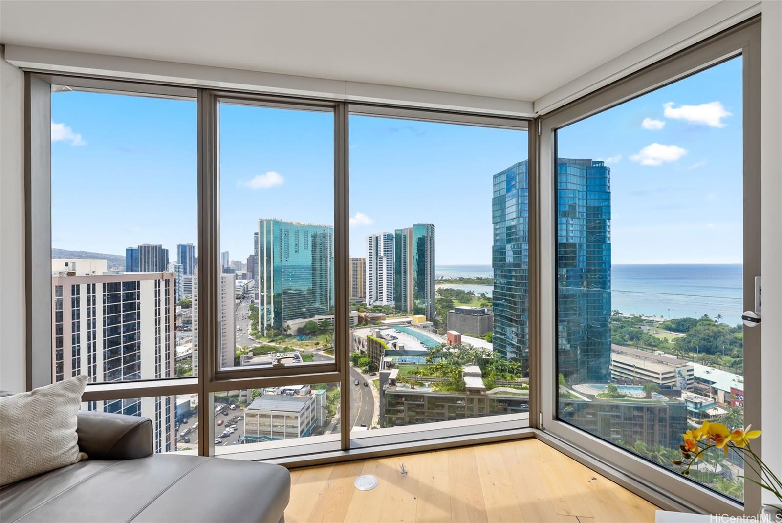 Ae'o condo # 2506, Honolulu, Hawaii - photo 4 of 25