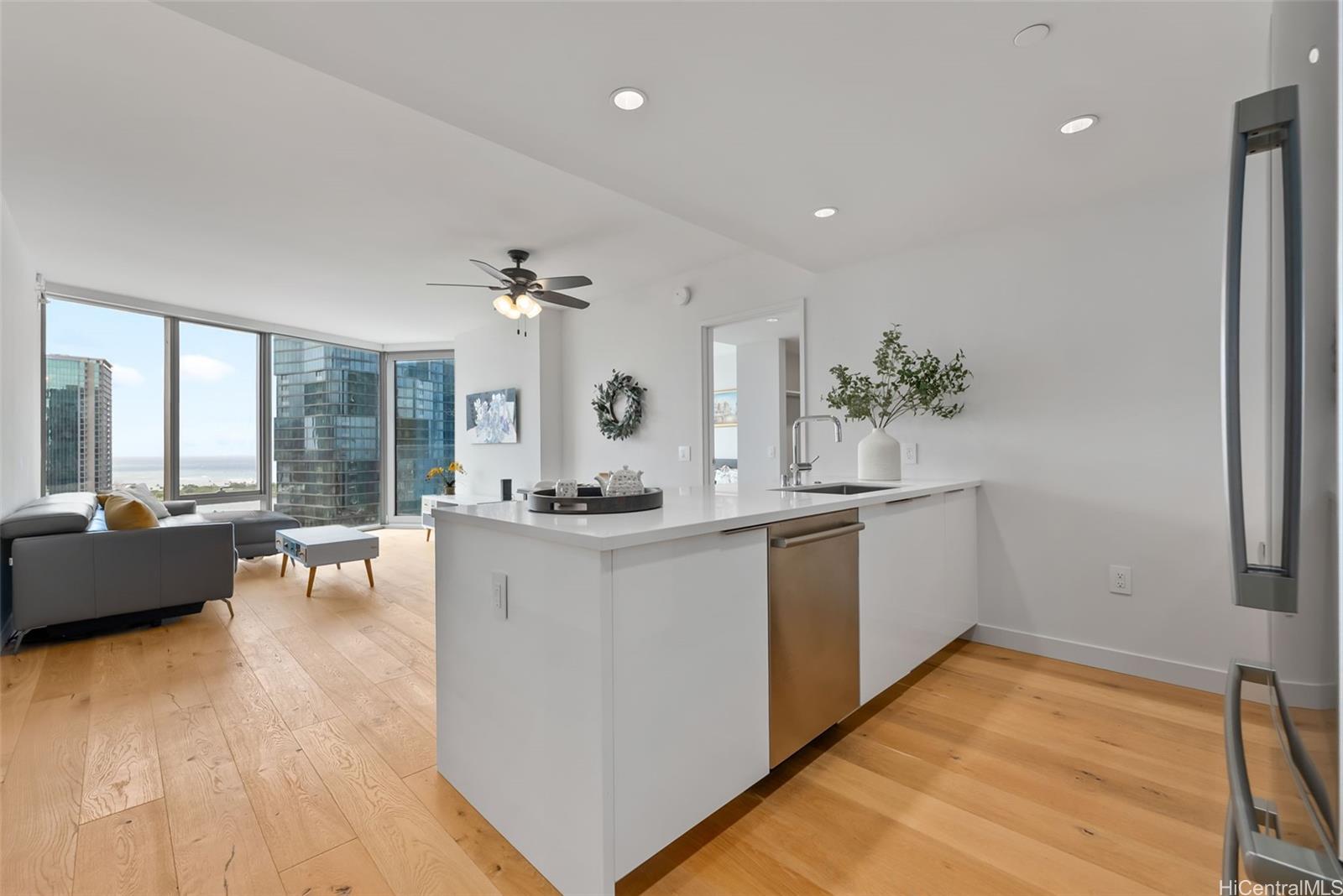 Ae'o condo # 2506, Honolulu, Hawaii - photo 7 of 25