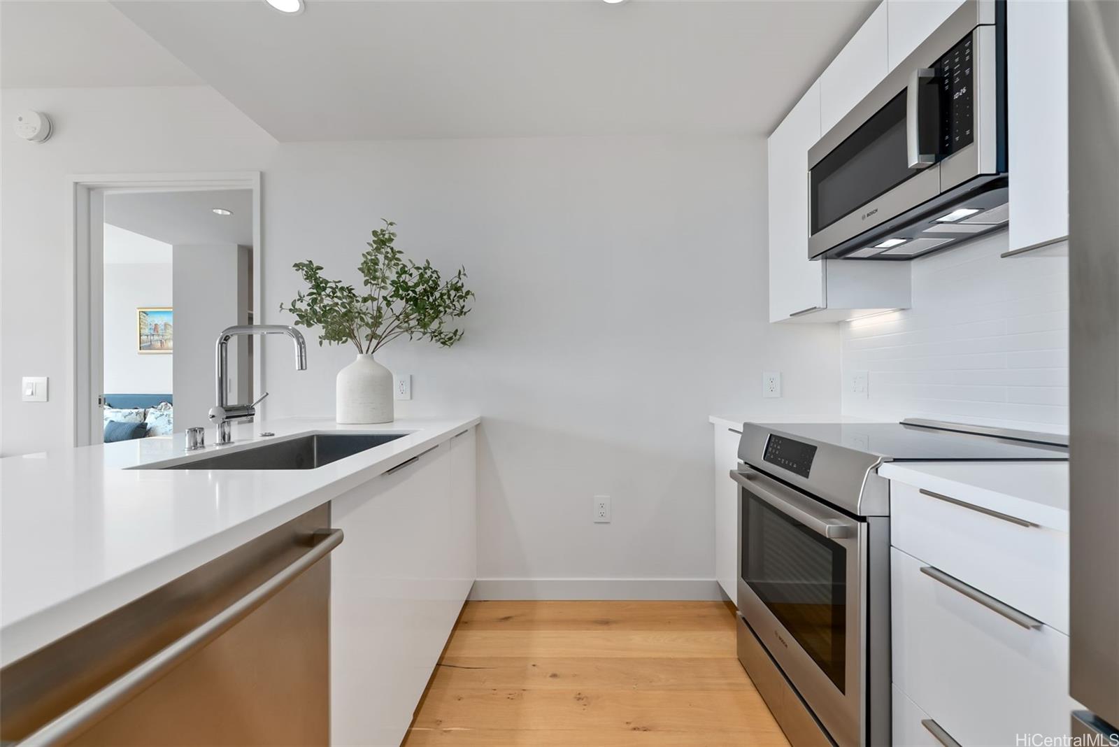 Ae'o condo # 2506, Honolulu, Hawaii - photo 9 of 25