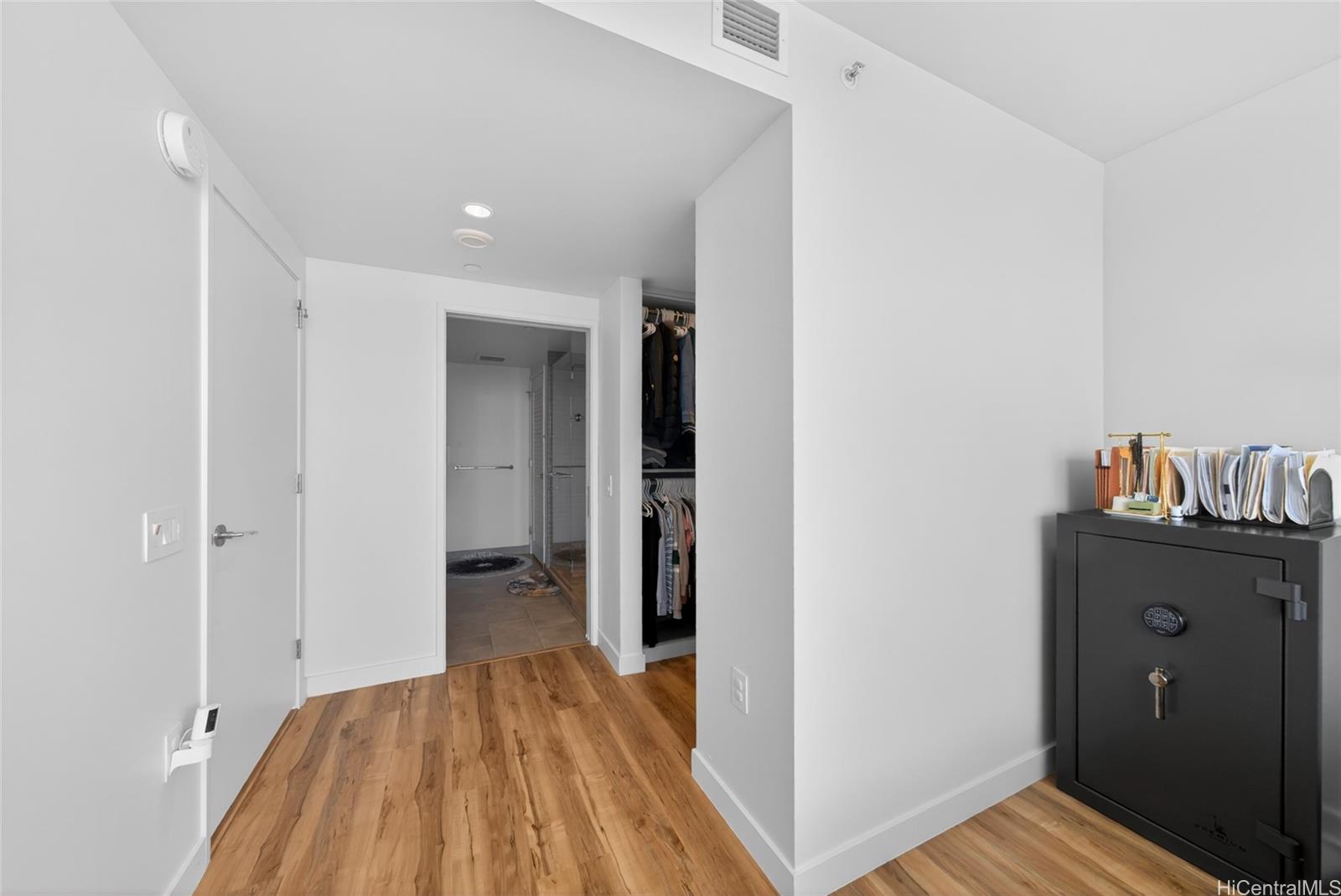 Ae'o condo # 2604, Honolulu, Hawaii - photo 15 of 25