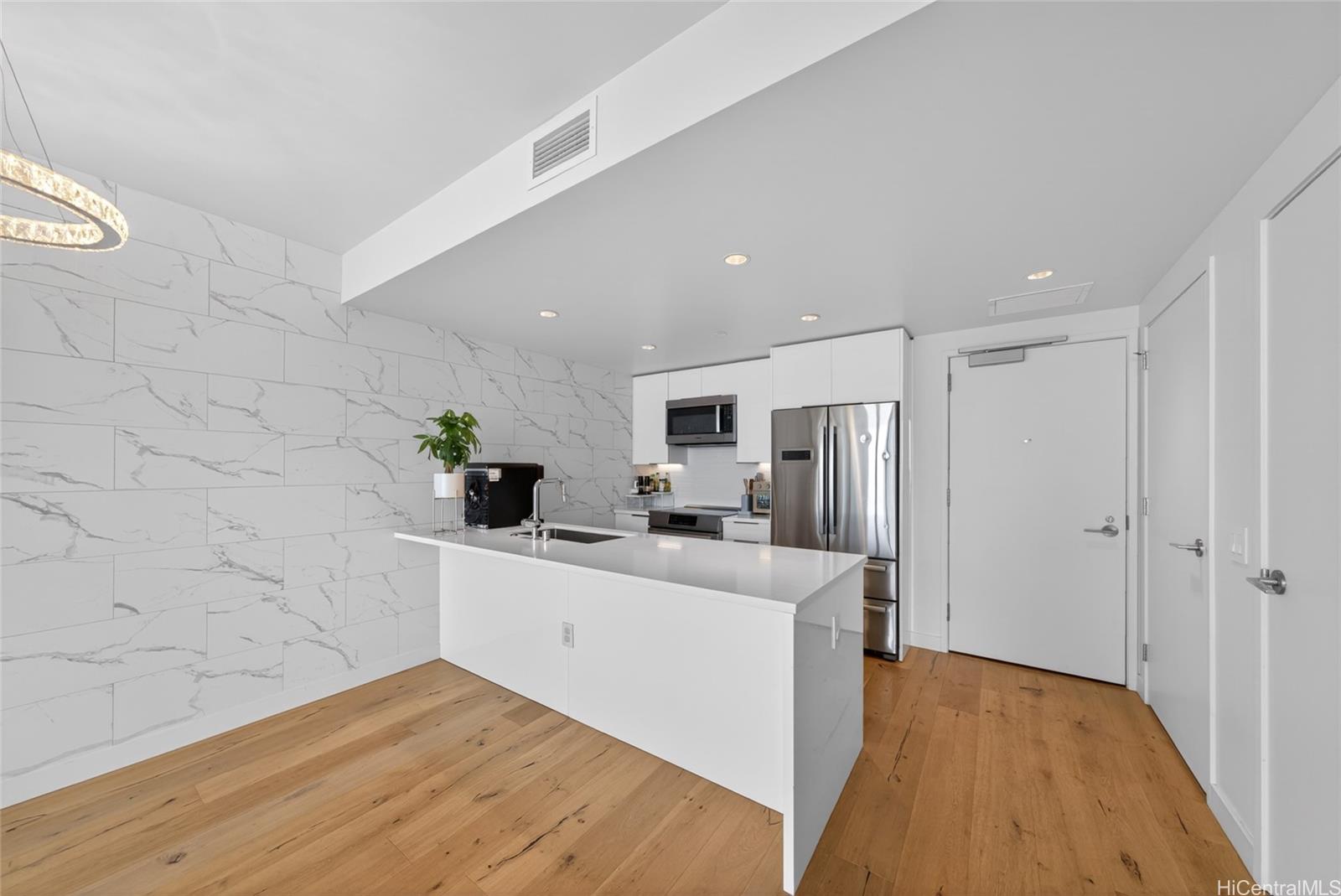 Ae'o condo # 2604, Honolulu, Hawaii - photo 3 of 25