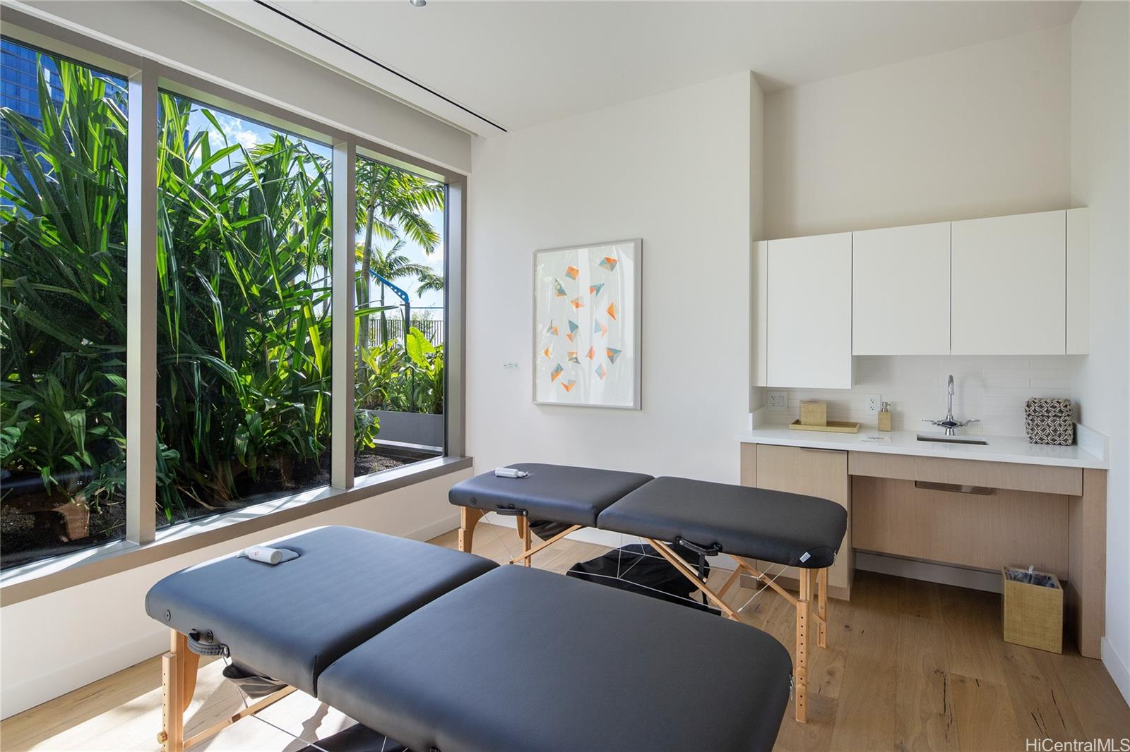 1001 Queen St Honolulu - Rental - photo 20 of 25