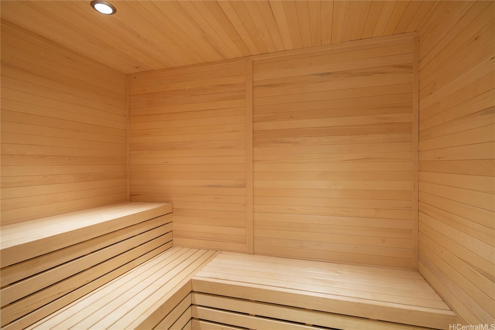 1001 Queen St Honolulu - Rental - photo 15 of 17