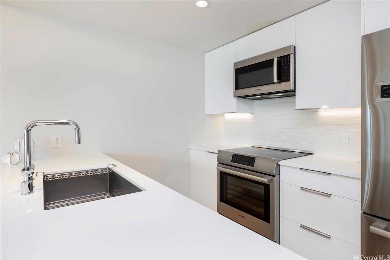 Ae'o condo # 3003, Honolulu, Hawaii - photo 11 of 25