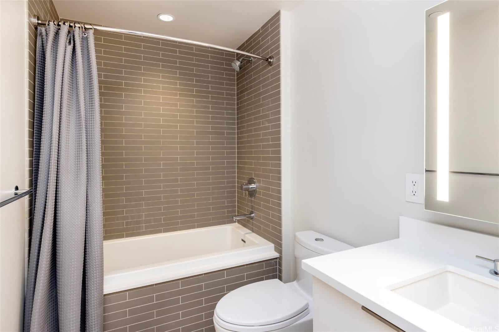 Ae'o condo # 3003, Honolulu, Hawaii - photo 18 of 25