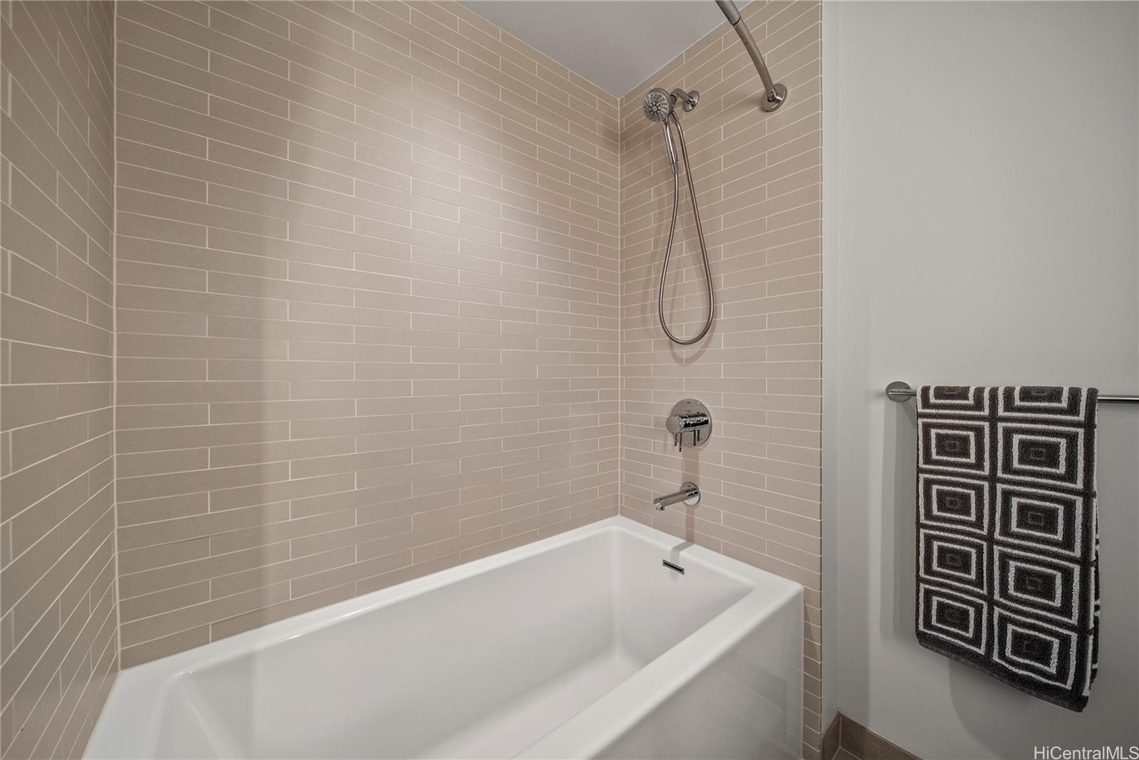 Ae'o condo # 3706, Honolulu, Hawaii - photo 15 of 25