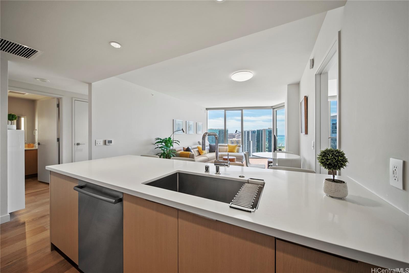 Ae'o condo # 3706, Honolulu, Hawaii - photo 6 of 25