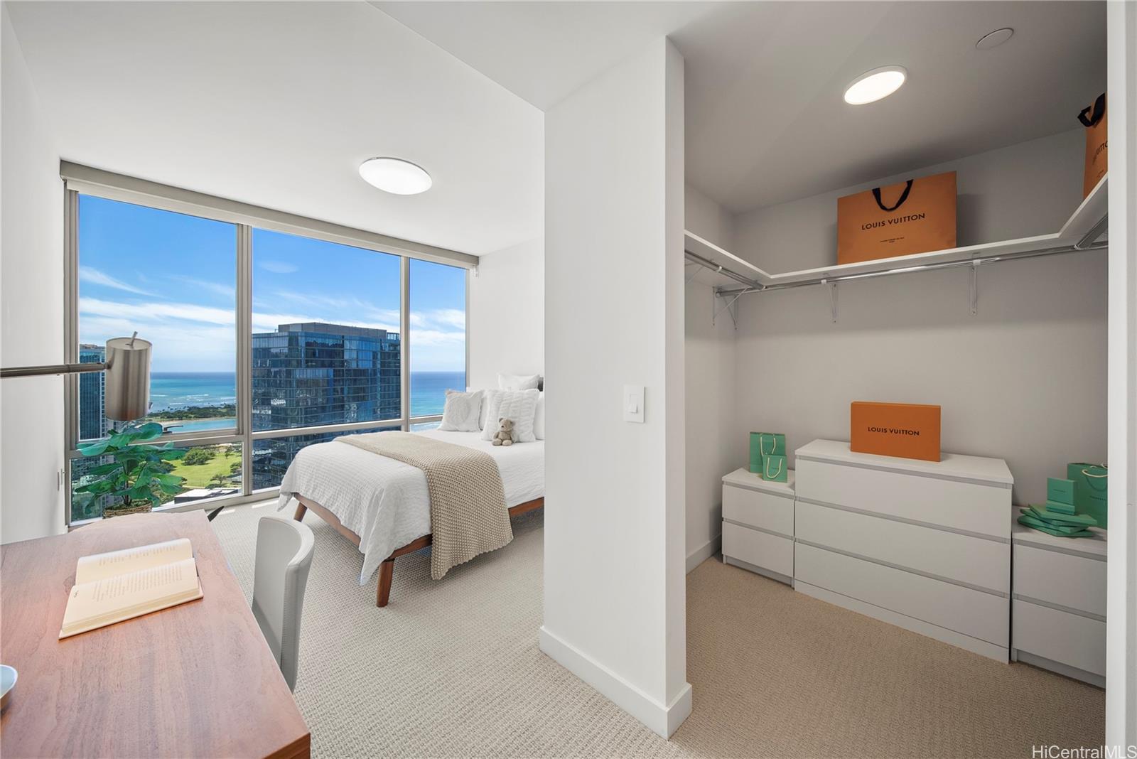 Ae'o condo # 3706, Honolulu, Hawaii - photo 10 of 25