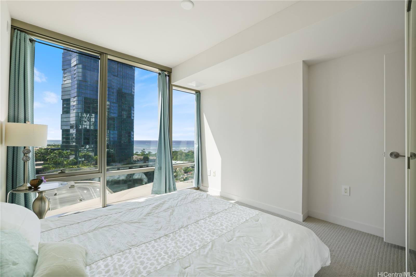 Ae'o condo # 1302, Honolulu, Hawaii - photo 14 of 17