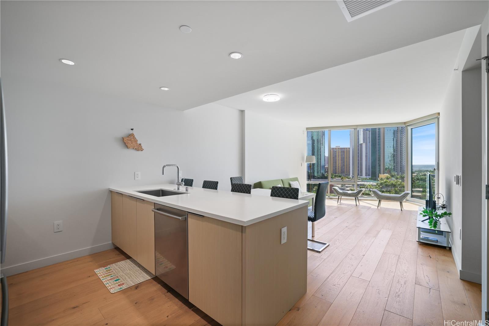 Ae'o condo # 1302, Honolulu, Hawaii - photo 9 of 17