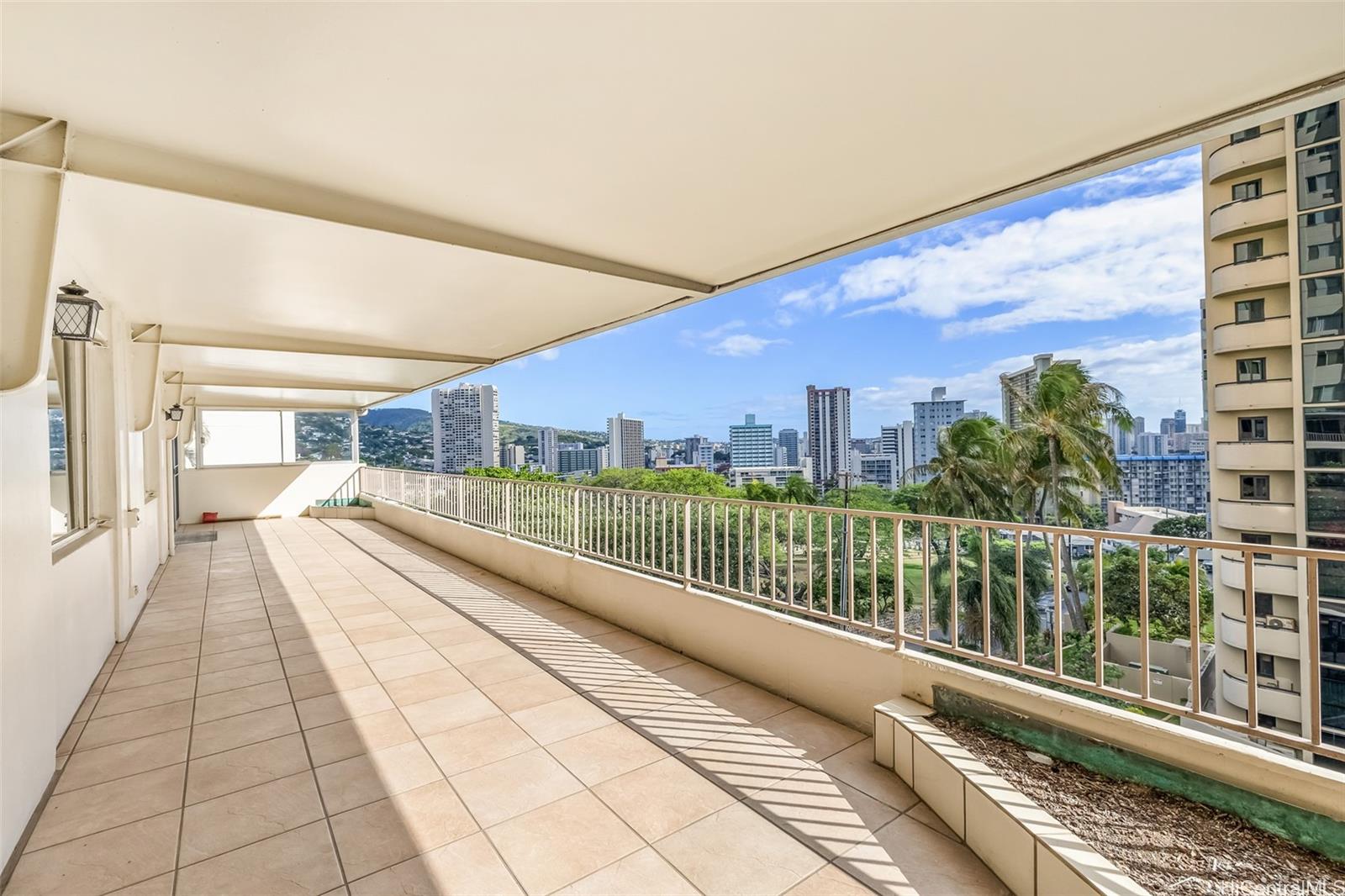 1001 Wilder Ave Honolulu - Rental - photo 2 of 14