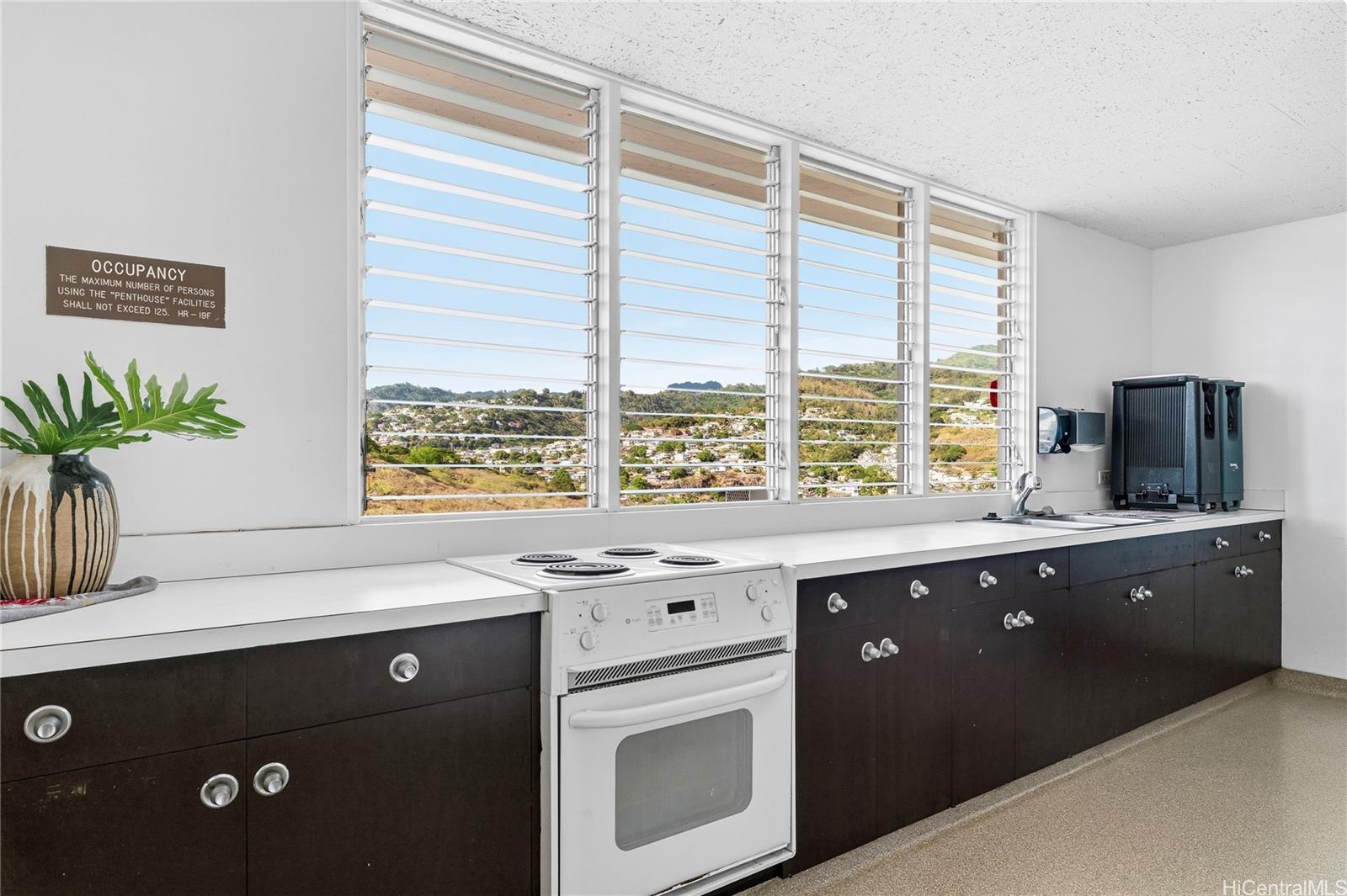 1001 Wilder condo # 602, Honolulu, Hawaii - photo 20 of 22